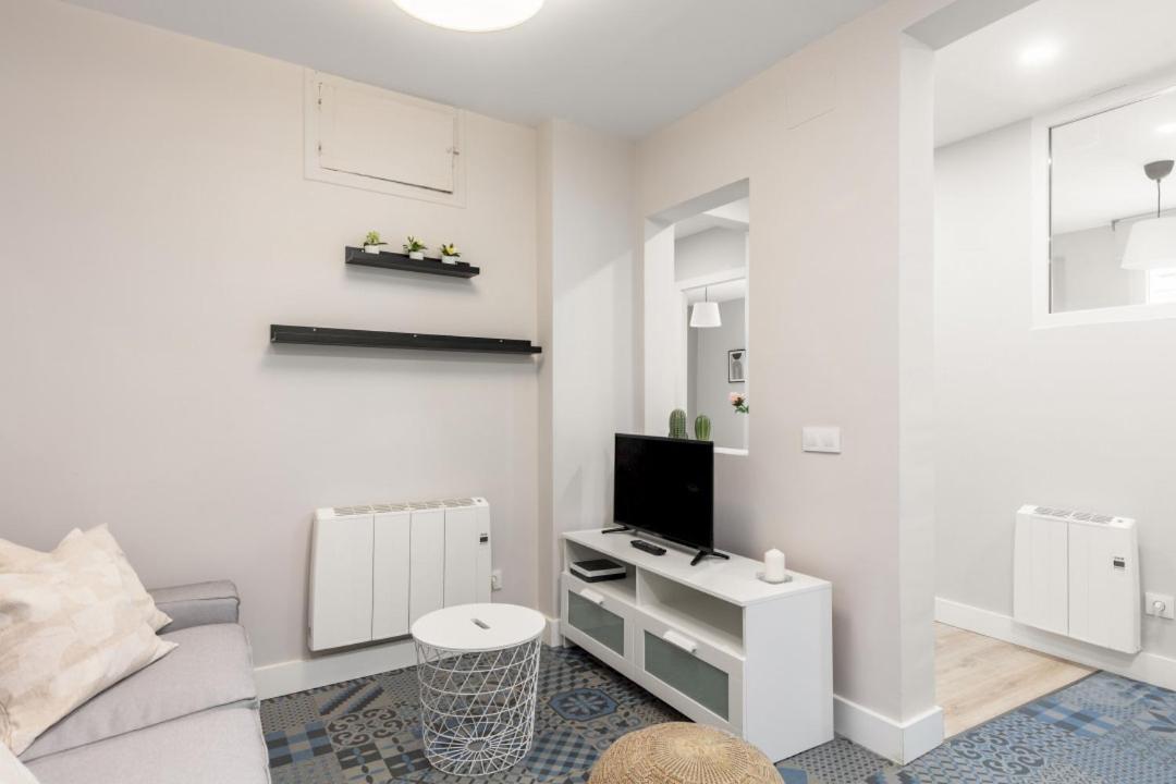 2 Bedrooms 1 Bathroom Furnished - Las Letras - Bright - Mintystay Madrid Dış mekan fotoğraf